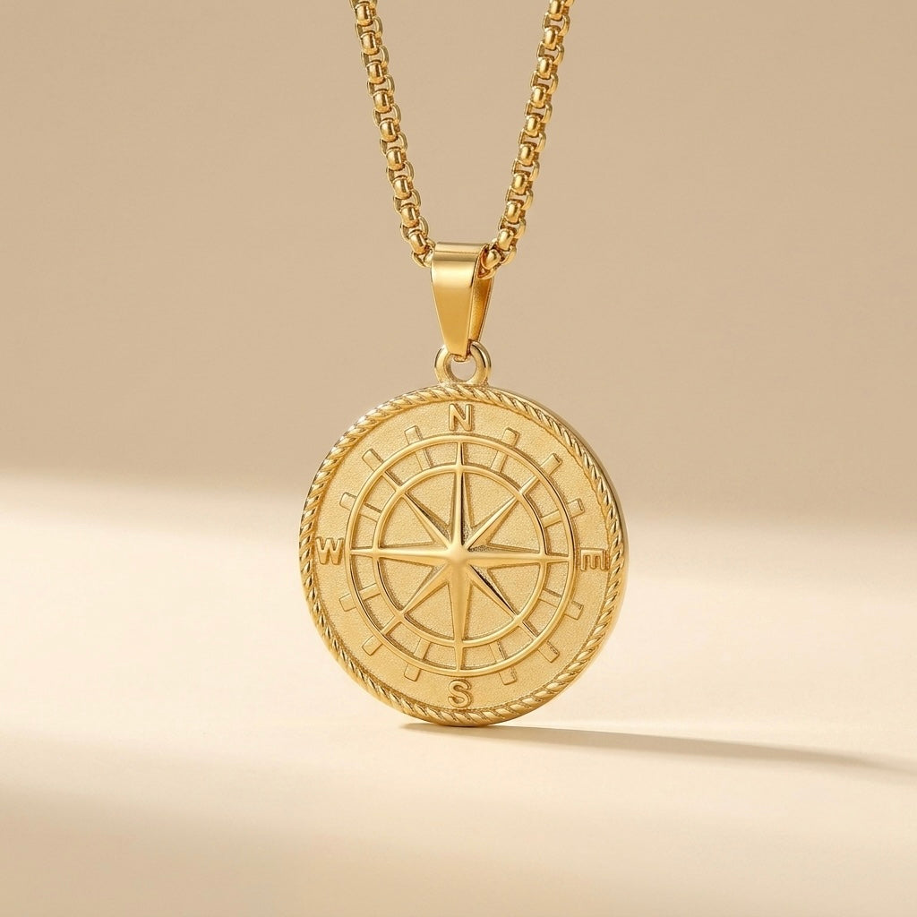 Collar de rosa de los vientos para hombre dorado en acero y oro 18k