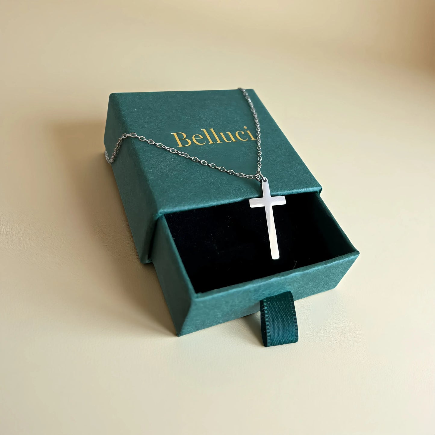 Collar cruz plateado