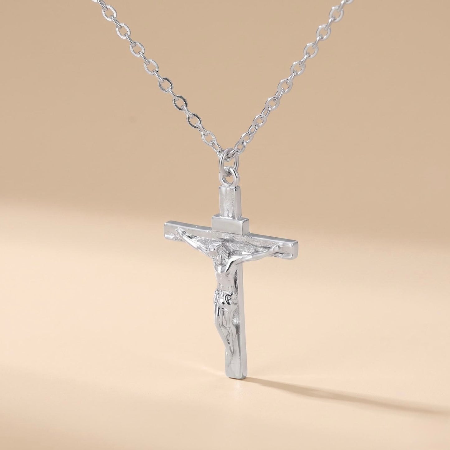 Collar de crucifijo para hombre plateado en acero inoxidable 316L