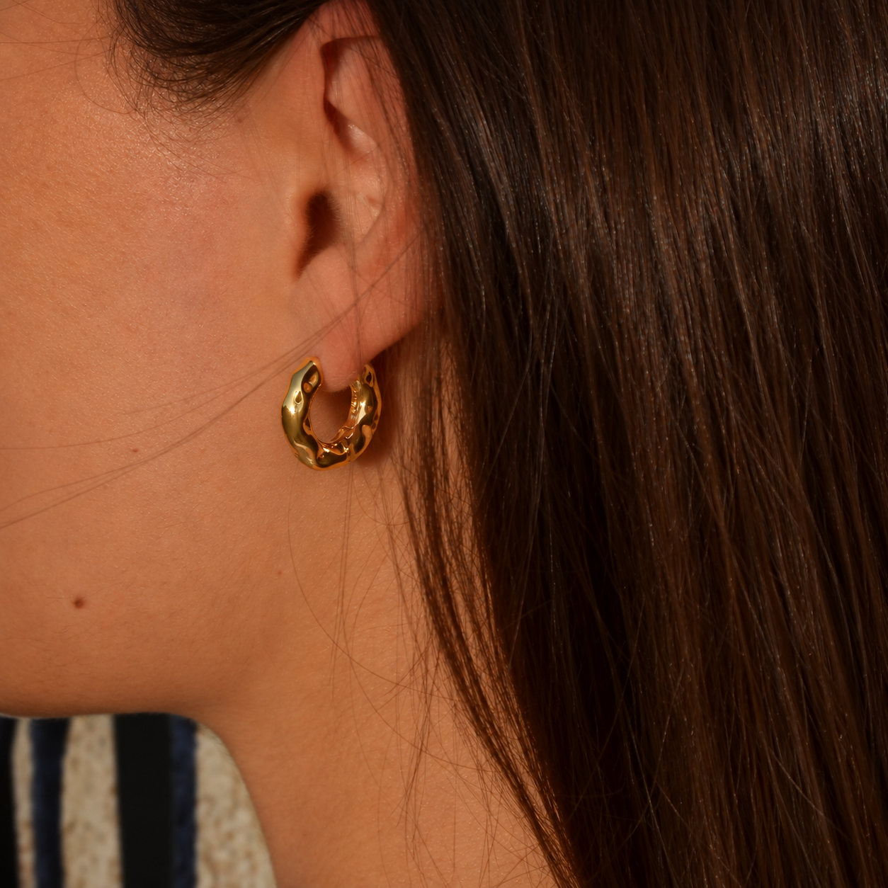Pendientes ondulados dorados en acero inoxidable y oro 18k