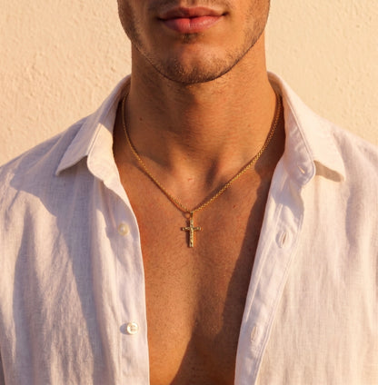 Collar de crucifijo para hombre dorado en acero y oro 18k