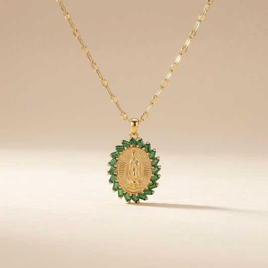 Collar de la Virgen con circonitas verdes en oro 18k