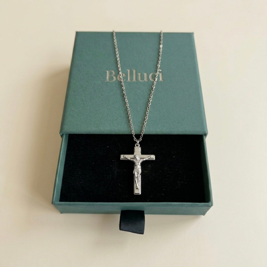 Colar crucifixo para homem prateado em aço inoxidável 316L