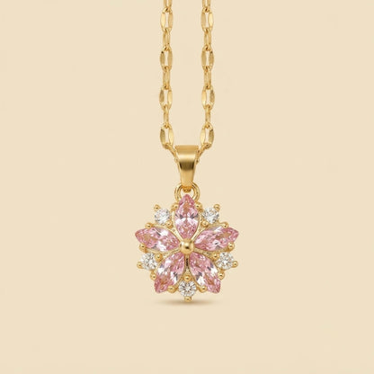 Collar de flor de cerezo con circonitas en oro 18k