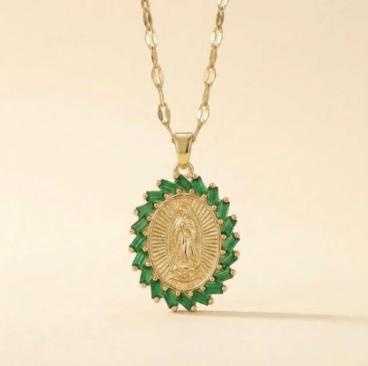 Collar de la Virgen con circonitas verdes en oro 18k