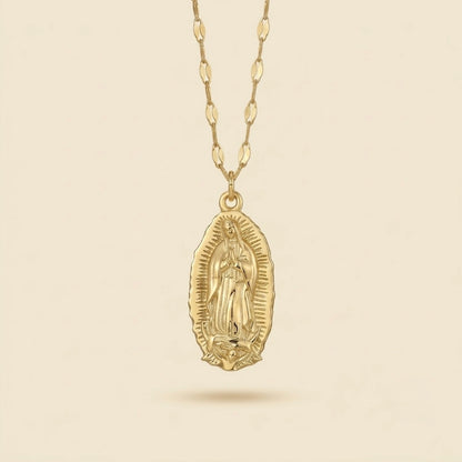 Collar de la Virgen clásico dorado en acero y oro 18k