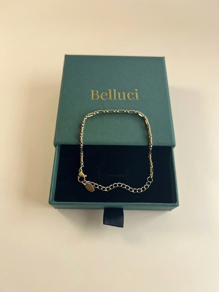 Pulseira de elos dourada em aço e ouro 18k