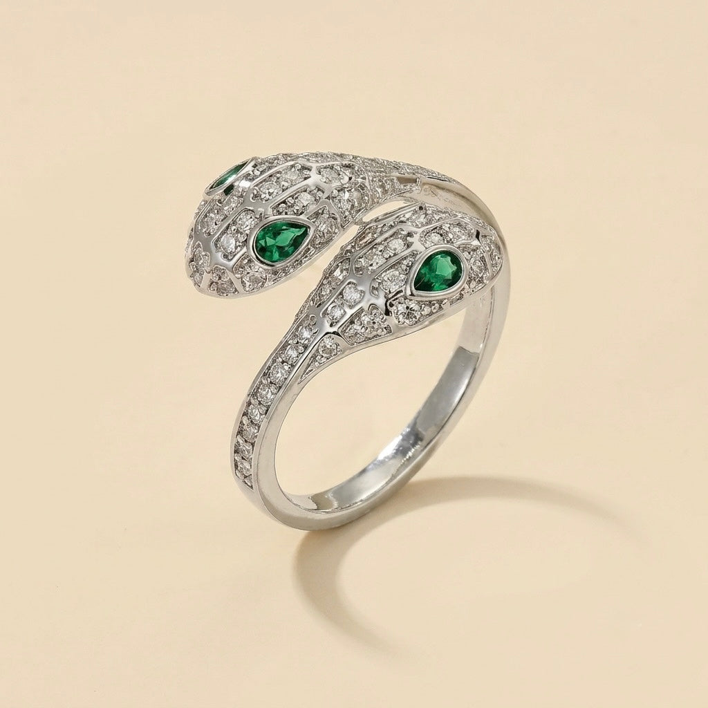Anillo de serpiente plateado con circonita en acero 316L