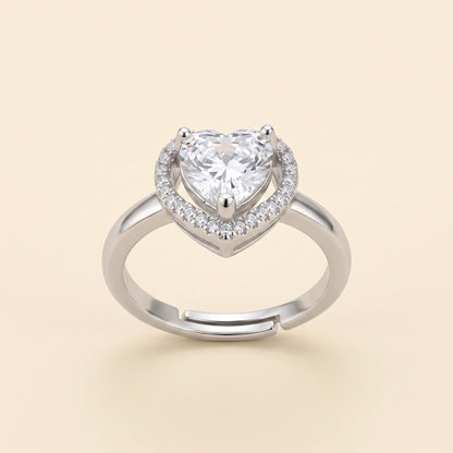 Anillo de corazón plateado con circonitas en acero 316L