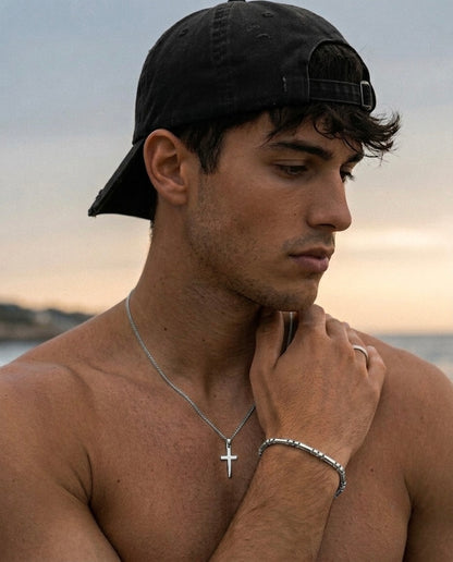 Colar de cruz para homem prateado em aço 316L