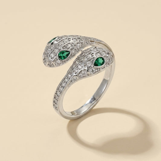 Anillo de serpiente plateado con circonita en acero 316L