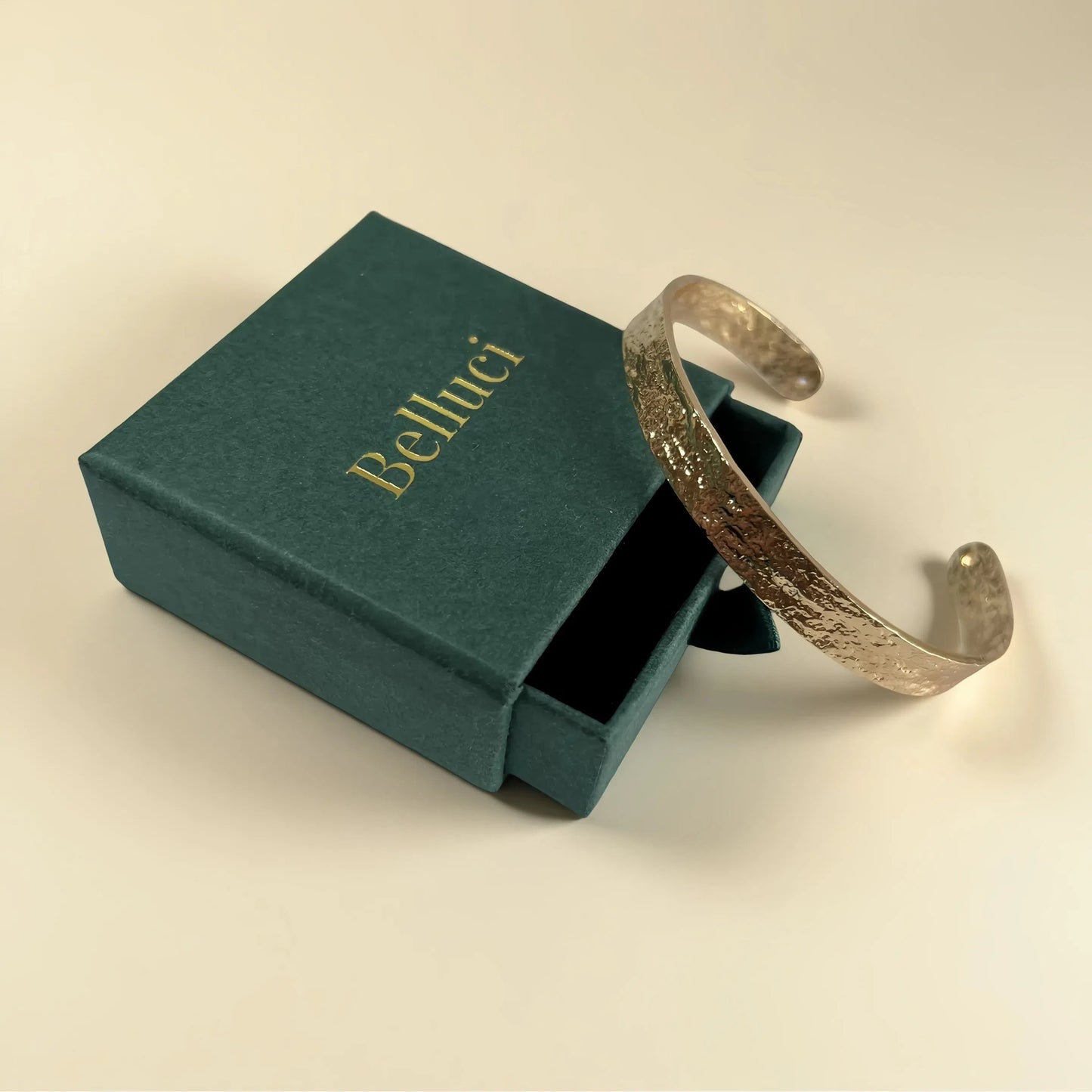 Brazalete griego dorado en acero inoxidable y oro 18k