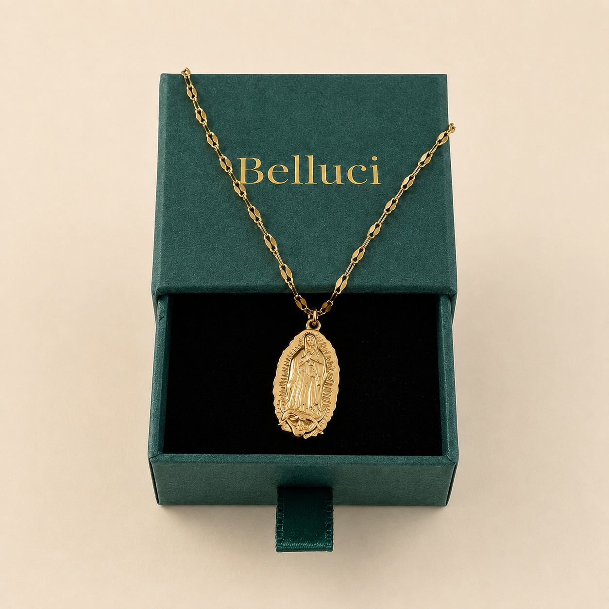 Collar de la Virgen clásico dorado en acero y oro 18k