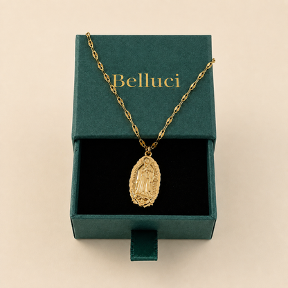 Collar de la Virgen clásico dorado en acero y oro 18k