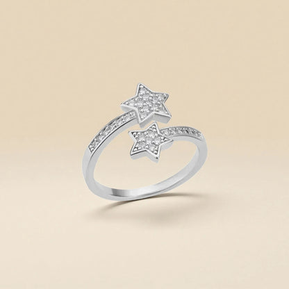 Anillo de estrellas entrelazadas