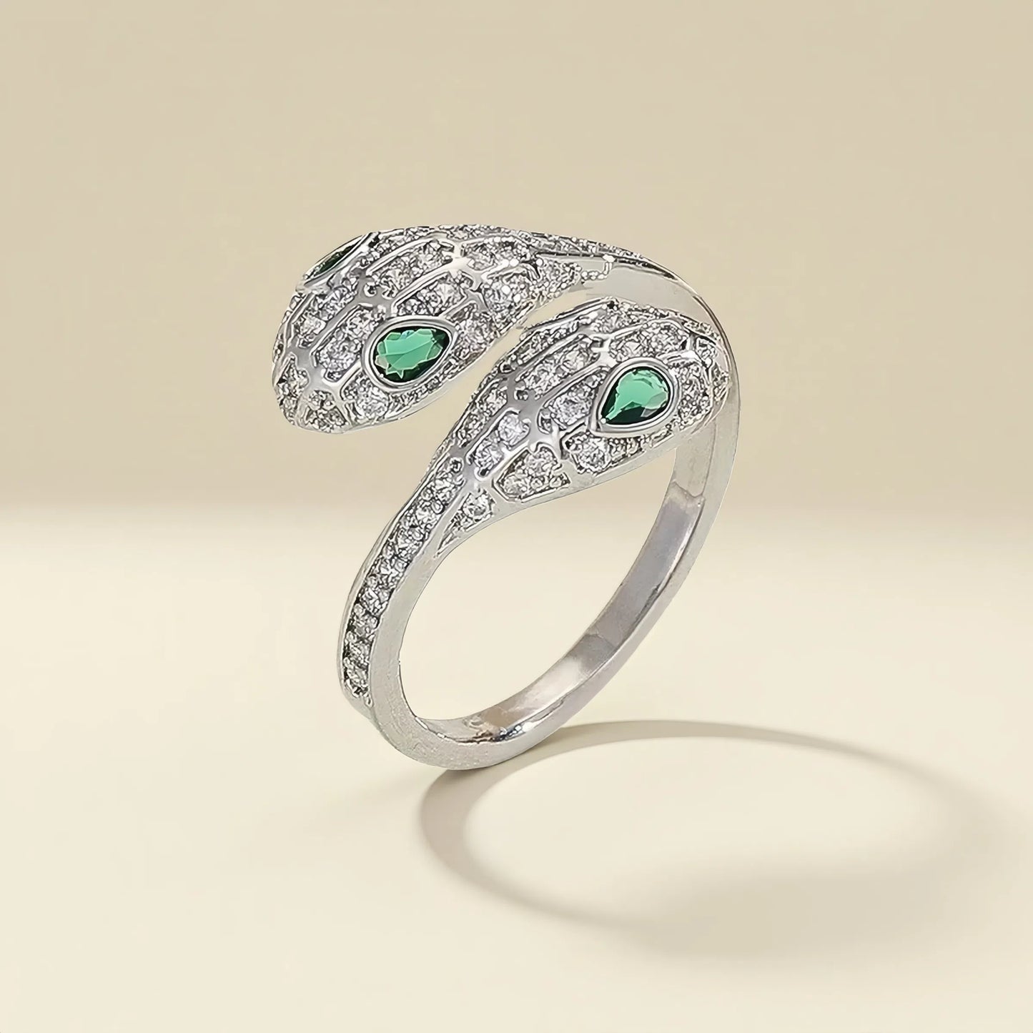 Anillo serpiente con circón natural plateado