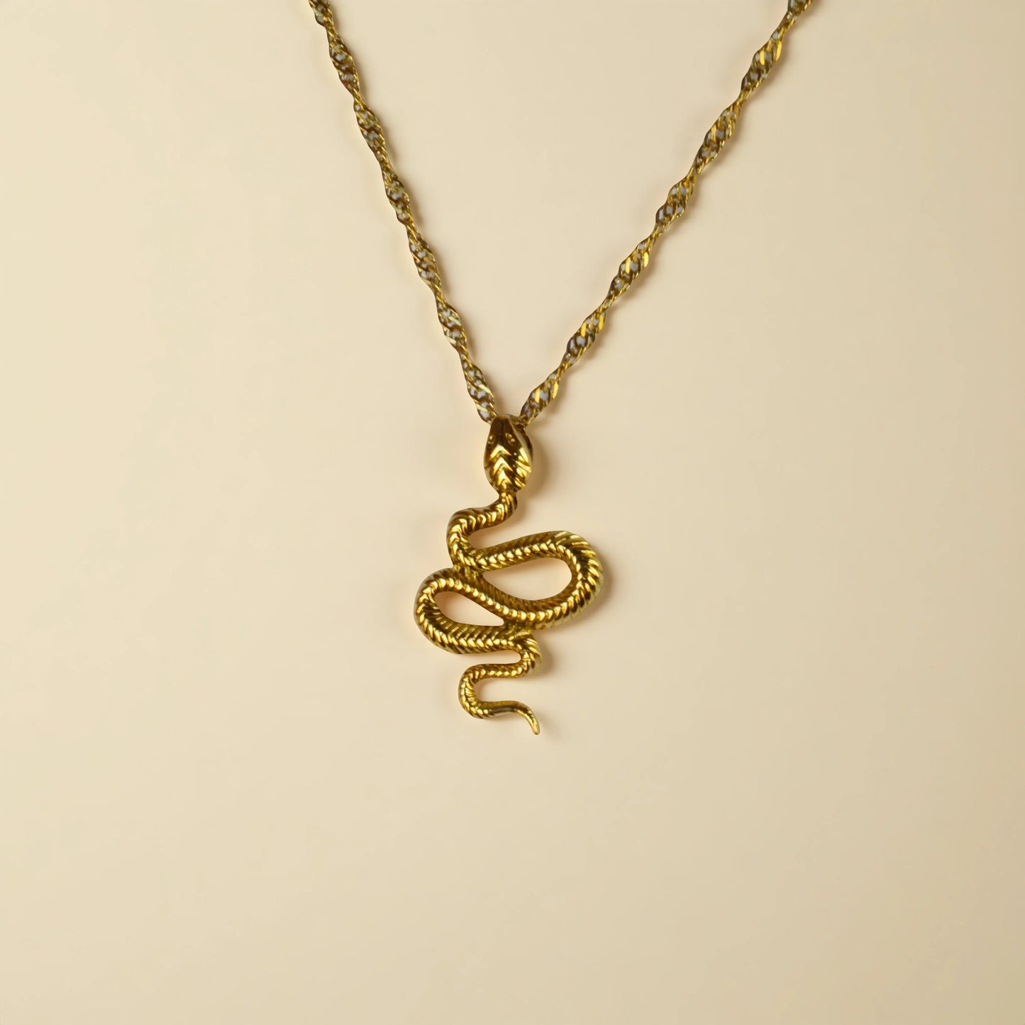 Collar serpiente dorado